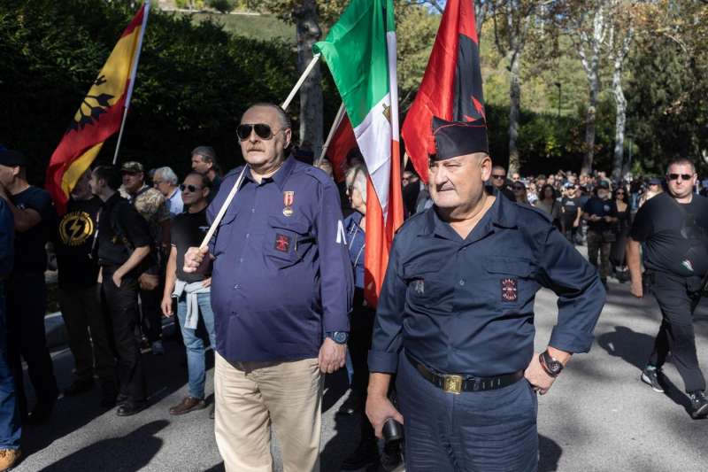 predappio, corteo degli arditi per il centenario marcia su roma 23