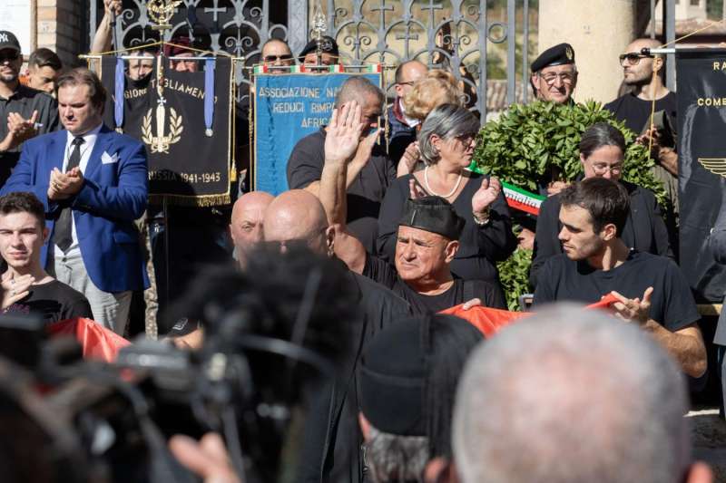 predappio, corteo degli arditi per il centenario marcia su roma 43