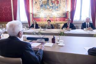 sergio mattarella delegazione italia viva consultazioni