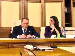 Silvio Berlusconi Licia Ronzulli al Senato