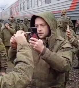 soldati russi protestano 1