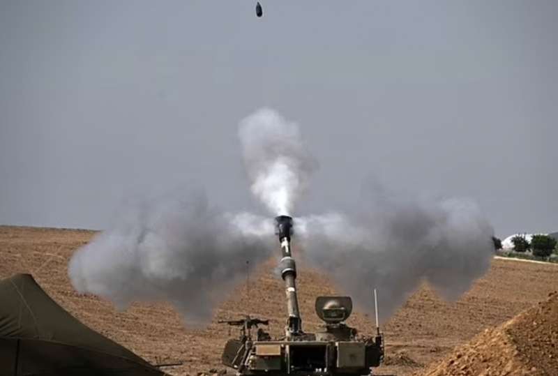 artiglieria israeliana contro gaza