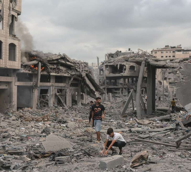 bombardamenti israeliani a gaza foto di motaz azaiza 11