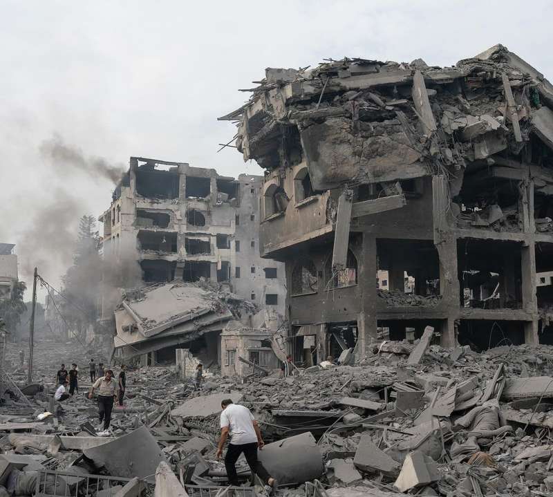 bombardamenti israeliani a gaza foto di motaz azaiza 13