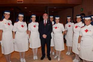 il presidente della croce rossa italiana rosario valastro e le crocerossine foto di bacco