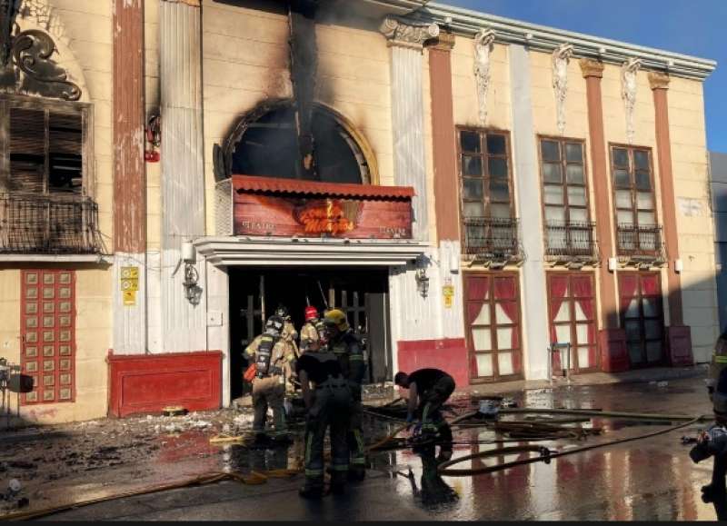 incendio alla discoteca teatre di murcia, in spagna 6