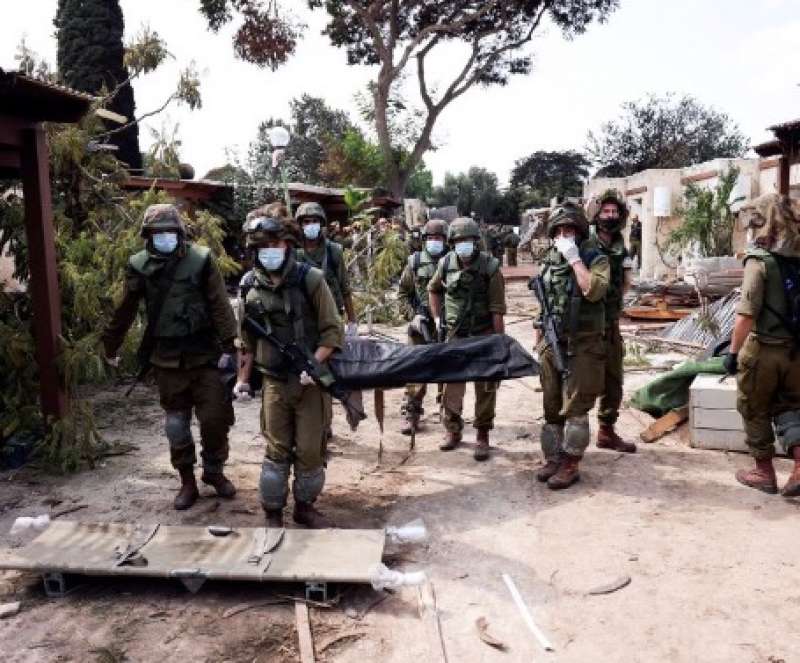 massacro di hamas in un kibbutz israeliano