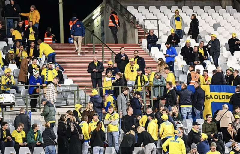 tifosi svedesi allo stadio re baldovino di bruxelles