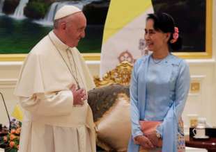 Papa con Aung San Suu Kyi