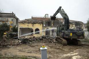 demolizione villa casamonica 1