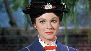 julie andrews mary poppins 1