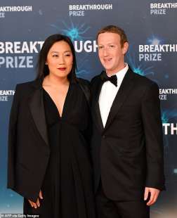 mark zuckerberg con la moglie priscilla