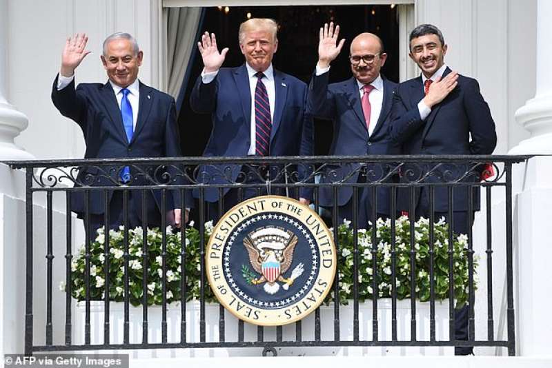 benjamin netanyahu, donald trump e i ministri degli esteri di barhein e emirati arabi uniti