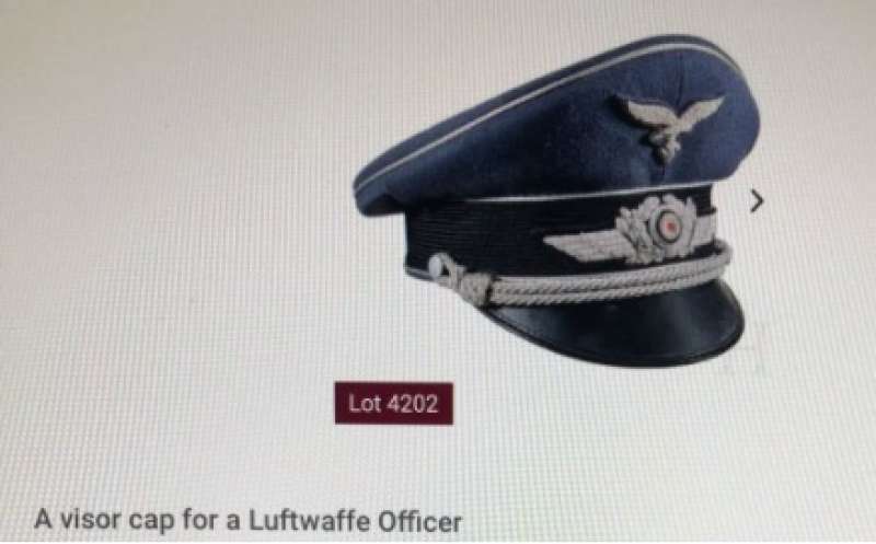 berretto con visiera di un ufficiale della luftwaffe