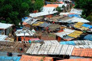 il campo profughi di kutupalong in bangladesh 11
