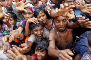 il campo profughi di kutupalong in bangladesh 3