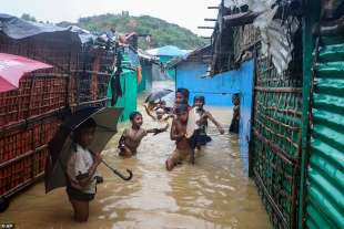 il campo profughi di kutupalong in bangladesh 5