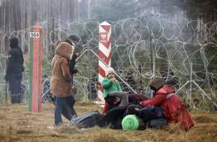 migranti al confine tra bielorussia e polonia 14