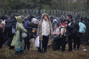 migranti al confine tra bielorussia e polonia 17