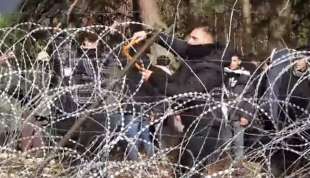 migranti al confine tra bielorussia e polonia 29