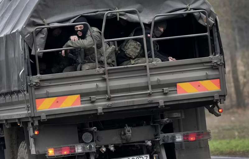 militari polacchi al confine con la bielorussia