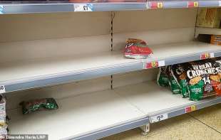 patatine walkers mancano nei supermercati in gran bretagna 2