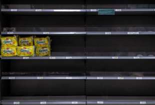 patatine walkers mancano nei supermercati in gran bretagna 3