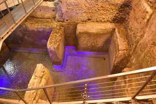 scavi archeologici dell hotel harry s bar trevi (1)