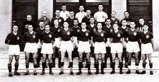 nazionale italiana con la maglia nera 1