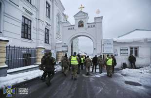 perquisizione nel monastero delle grotte di kiev 2