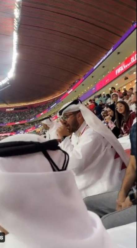 qatariota incazzato allo stadio