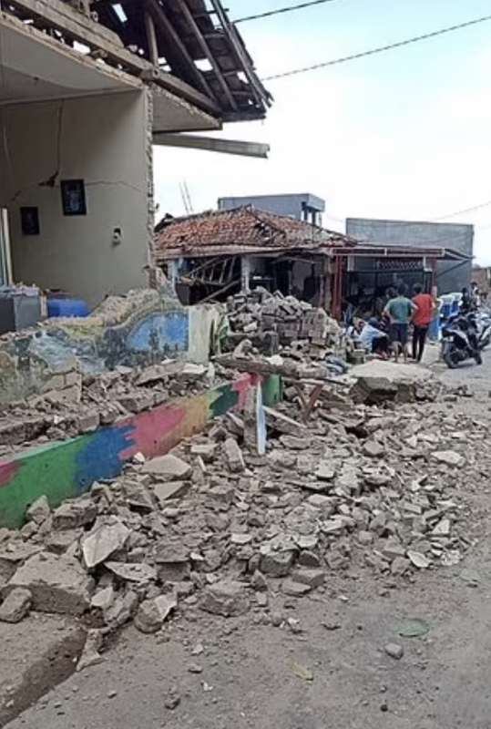 terremoto a giava indonesia 3
