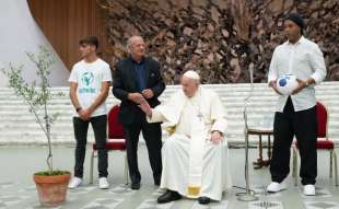 udienza del papa prima della partita della pace