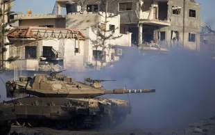 carro armato israeliano a gaza
