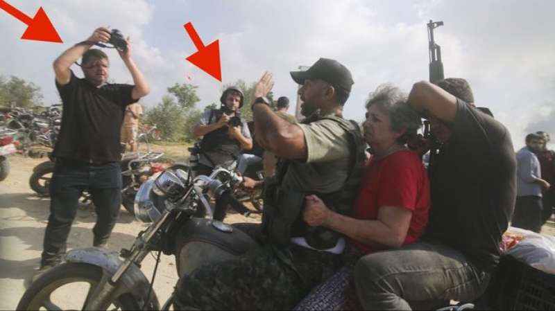 fotoreporter durante l attacco di hamas del 7 ottobre 2