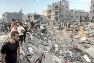 l attacco israeliano al campo profughi di jabalia striscia di gaza 11
