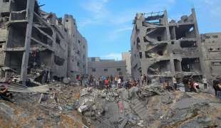 l attacco israeliano al campo profughi di jabalia striscia di gaza 14