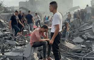 l attacco israeliano al campo profughi di jabalia striscia di gaza 6