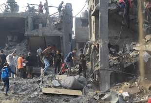 l attacco israeliano al campo profughi di jabalia striscia di gaza 9
