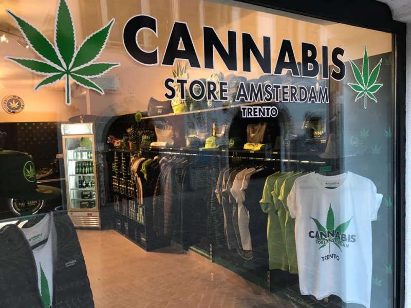 cannabis store amsterdam 3