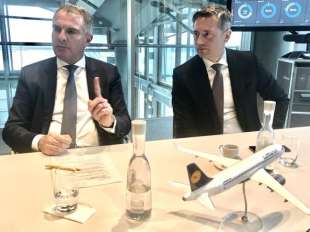 Carsten Spohr (ad Lufthansa) con Joerg Eberhart (Air Dolomiti)