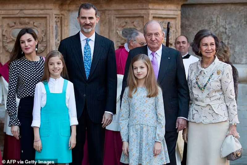 Juan Carlos con la famiglia reale