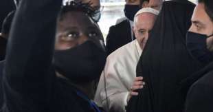Papa Francesco tra i rifugiati a Lesbo 3