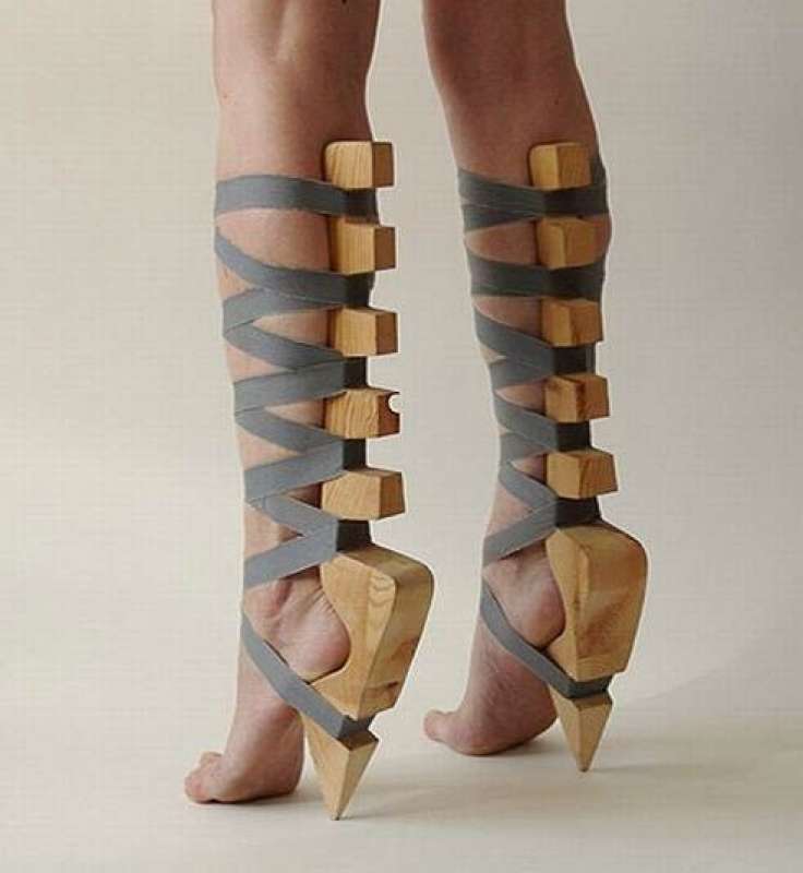 scarpe bdsm legno