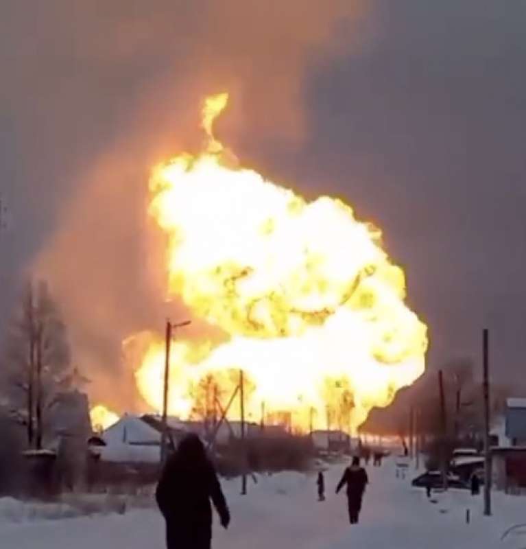 esplosione gasdotto urengoi pomary uzhhorod 3