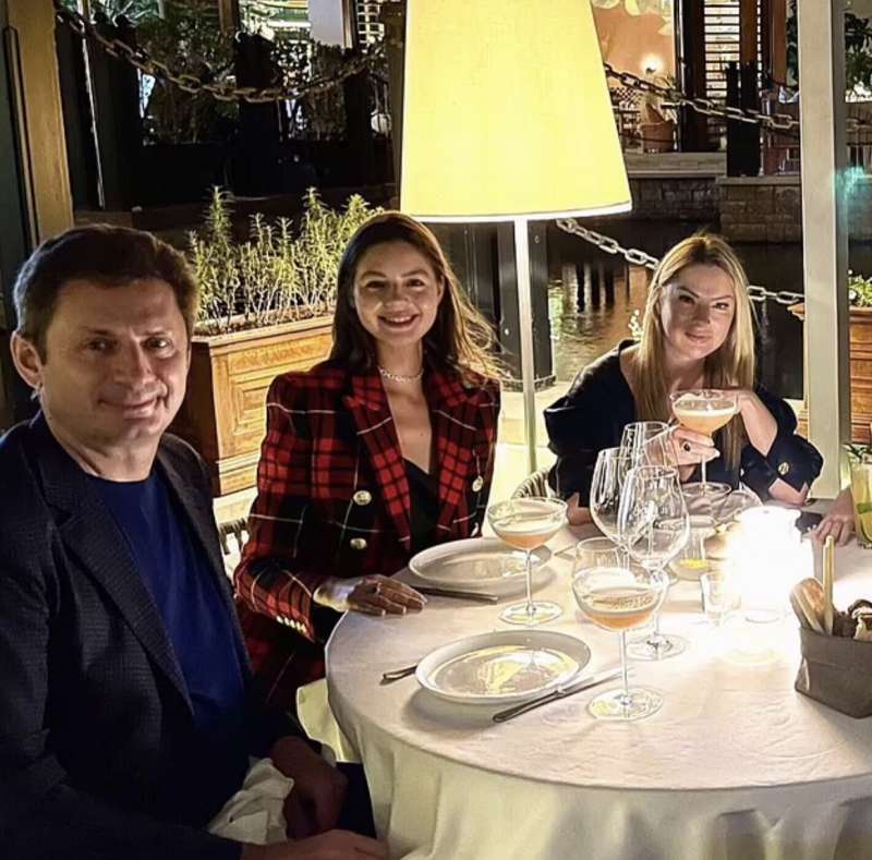 vyacheslav taran con la figlia katya e la moglie olga
