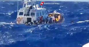 naufragio migranti al largo della libia 2